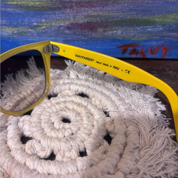 Unisex Ray-Ban 2140 Color: 1000/32 - Black front Yellow interior Size 54